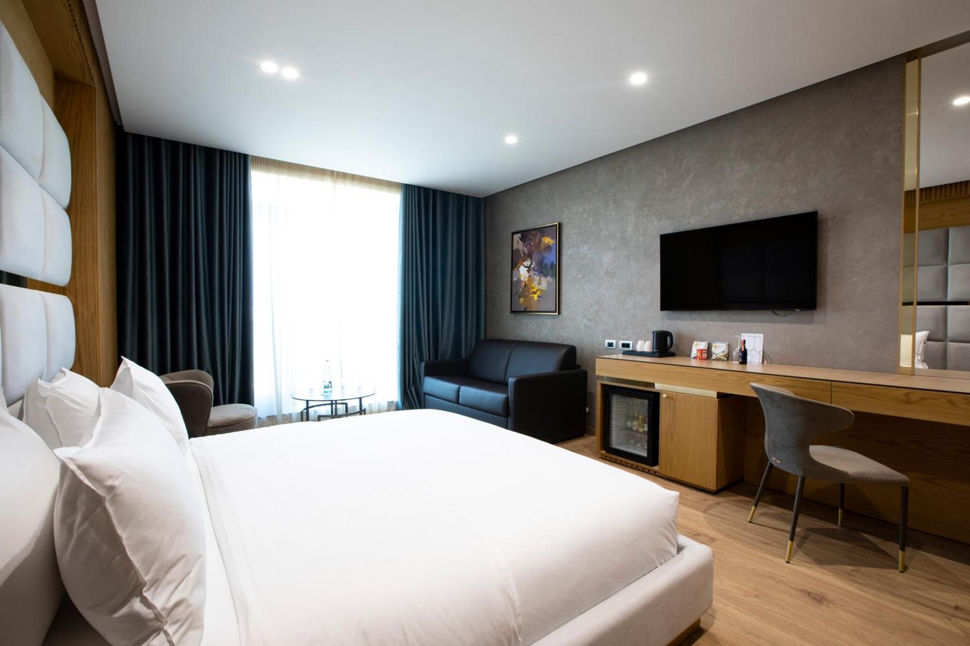 Marinaj Hotel & Spa Tirana Exterior photo