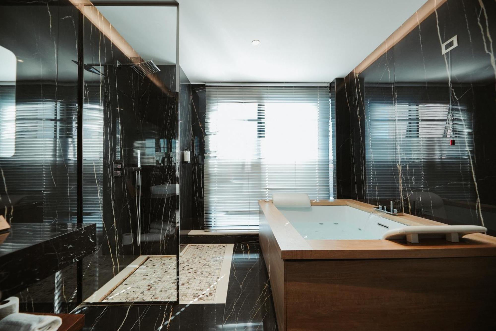 Marinaj Hotel & Spa Tirana Exterior photo